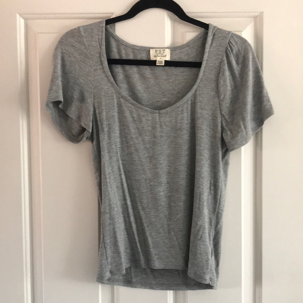 PST Los Angeles gray ribbed top